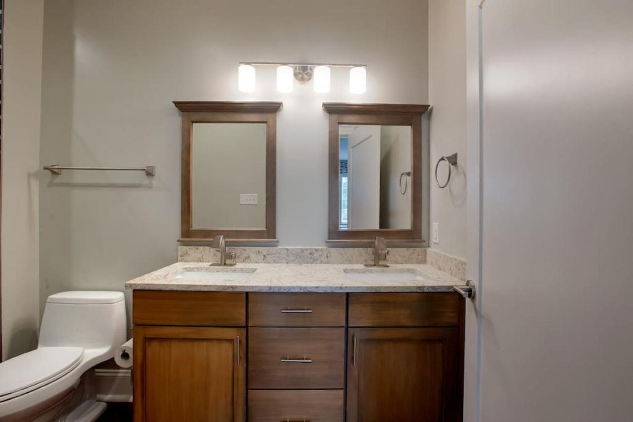 Newly Renovated 4 Bed 3 Bath And 2 Parking Spots Villa Savannah Exterior photo
