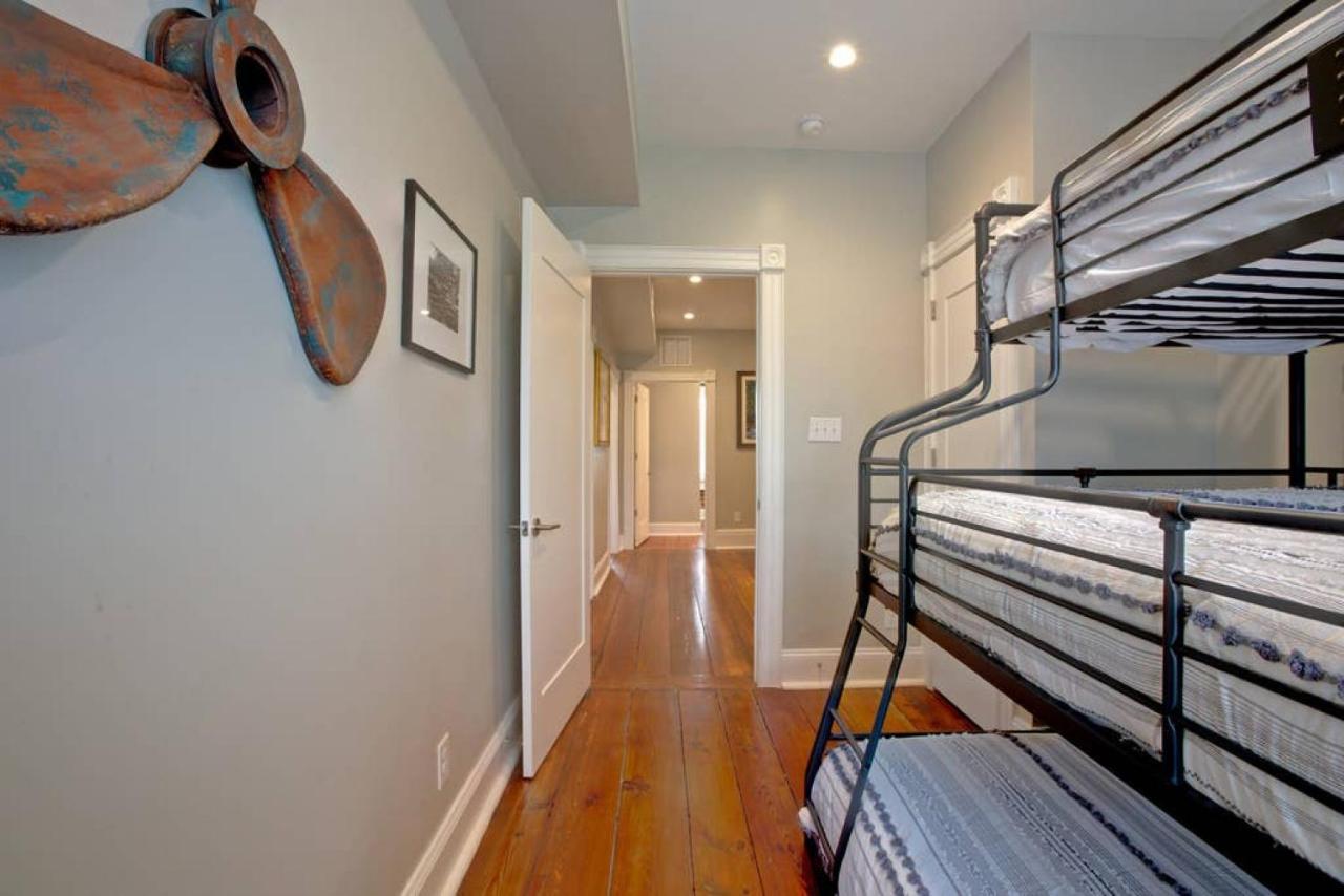 Newly Renovated 4 Bed 3 Bath And 2 Parking Spots Villa Savannah Exterior photo